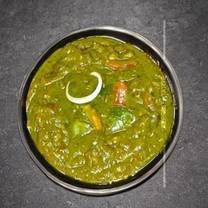 Makhani Gravy Base creamy curry topped with tomato and butter