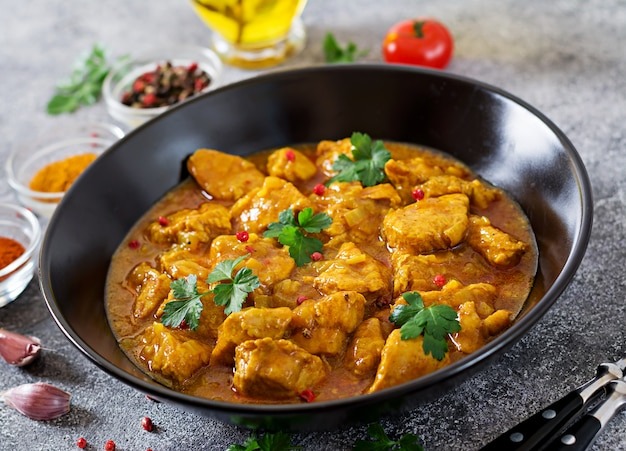 CHICKEN  CURRY